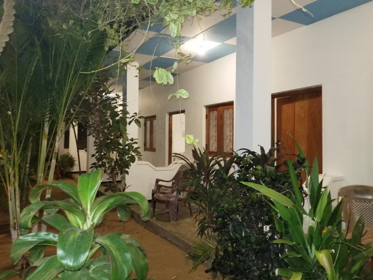 Utopia Arugambay Arugam Bay Exterior photo
